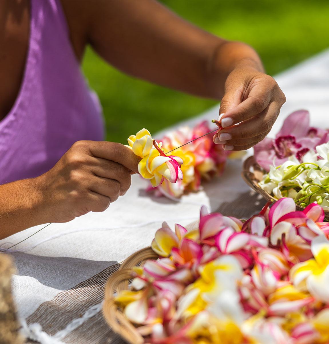 Slider Image Lei Making